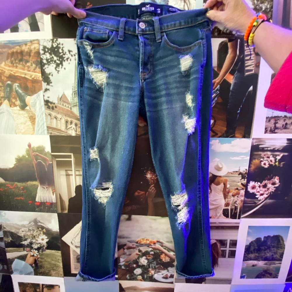 Hollister low rise cropped boyfriend jeans